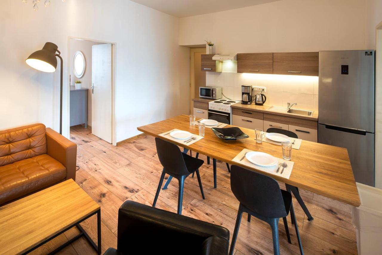 New Town - Apple Apartments Praga Exterior foto