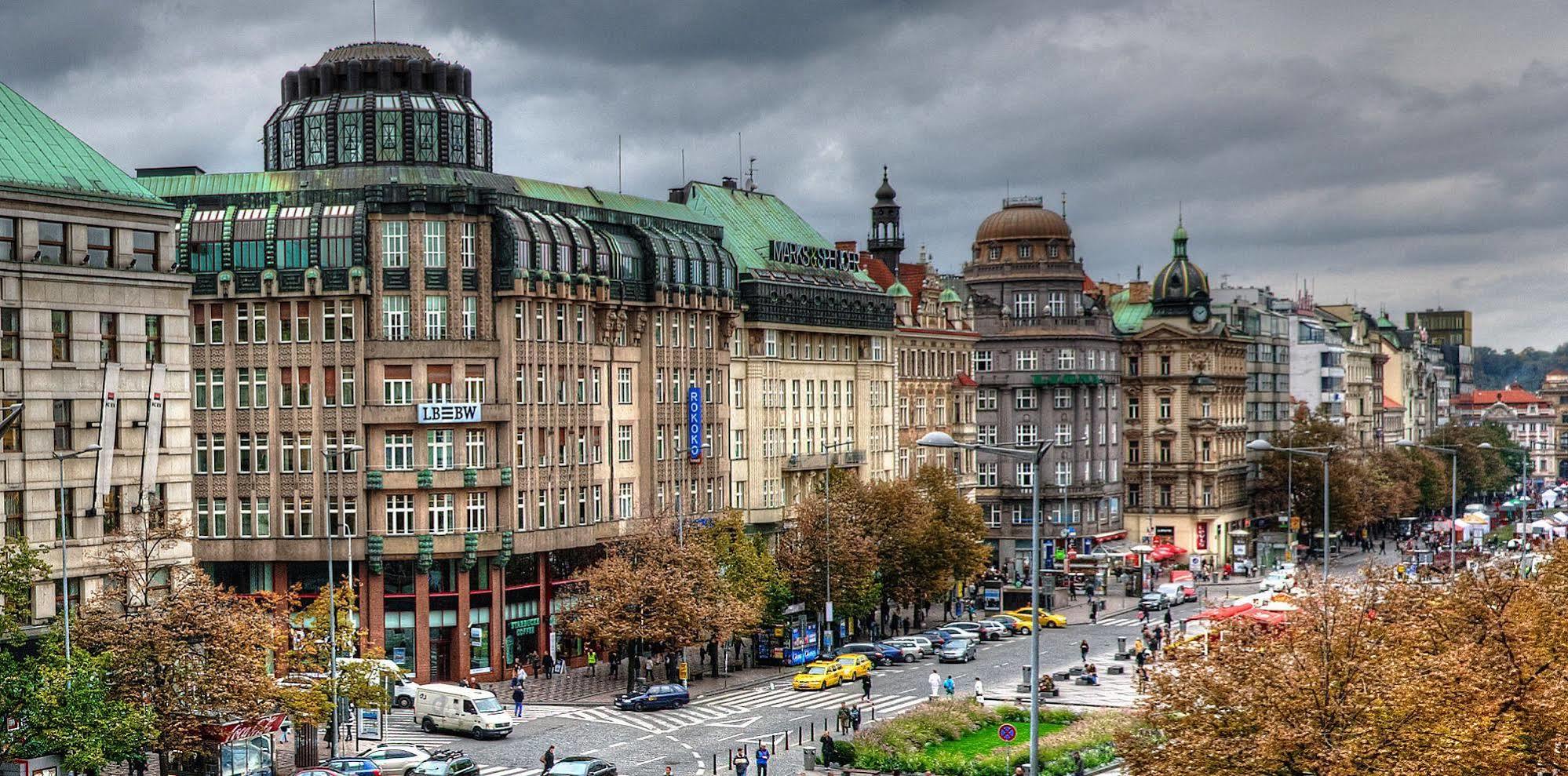 New Town - Apple Apartments Praga Exterior foto